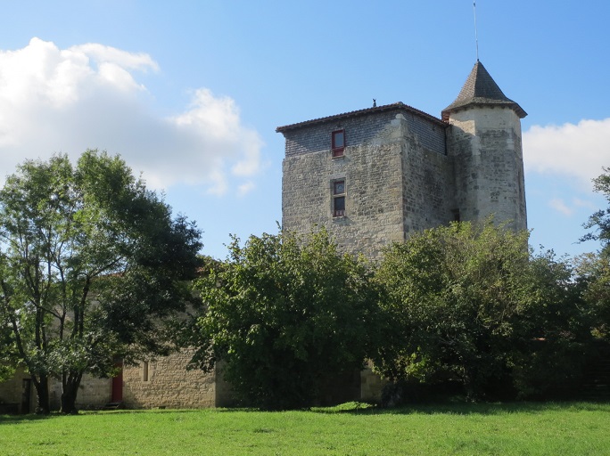 Petit chateau a vendre