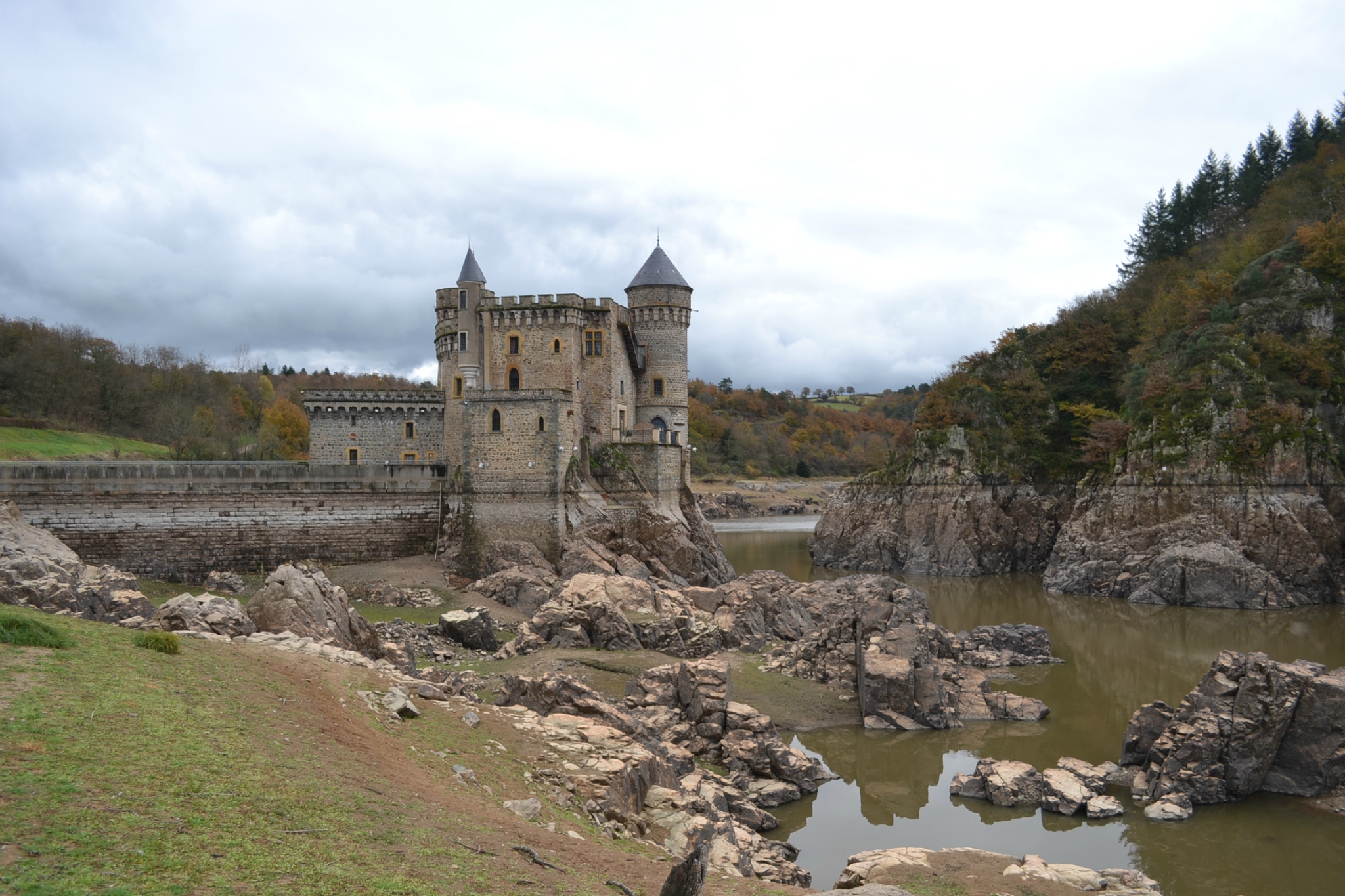 Chateau de la roche loire