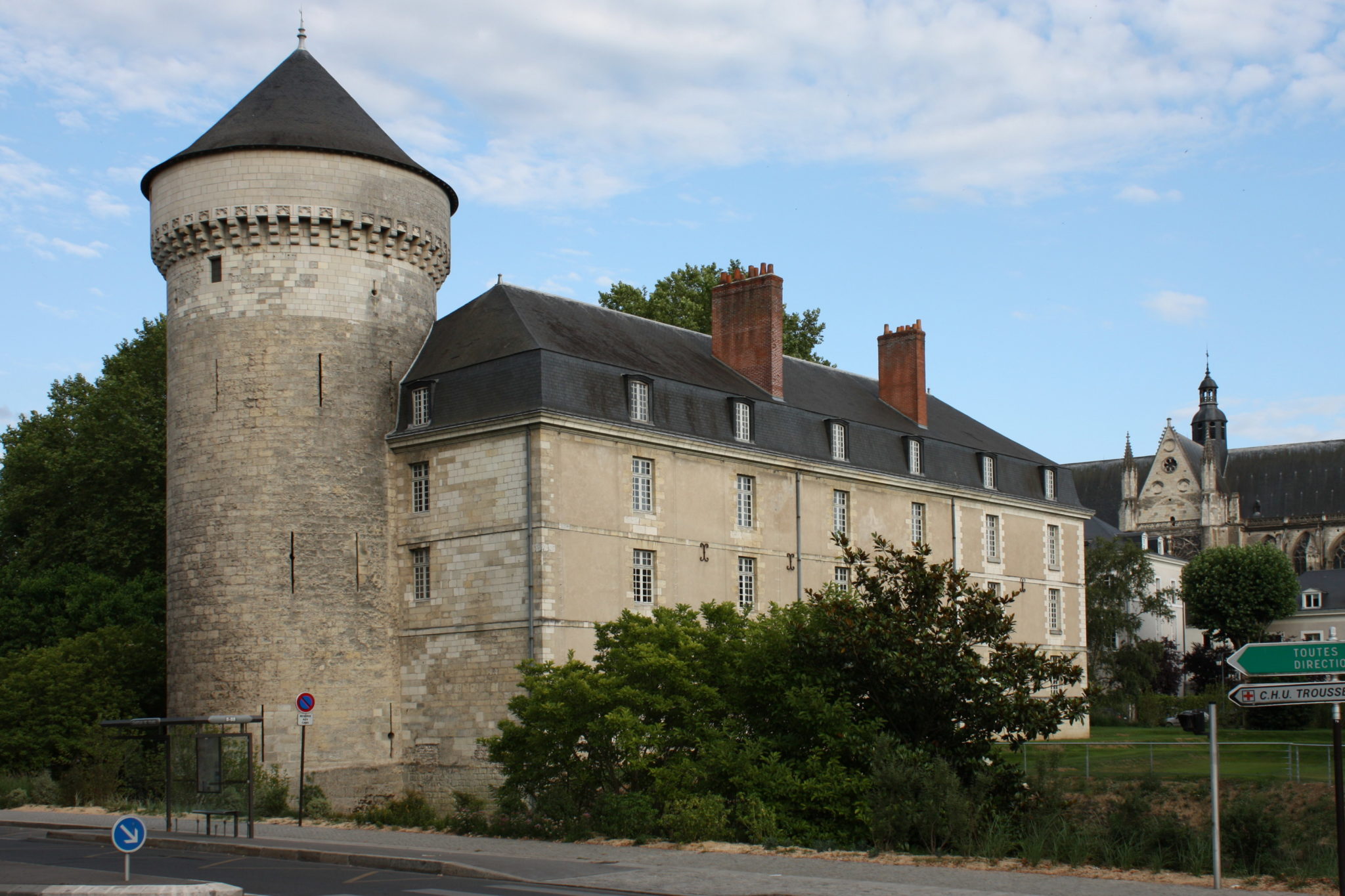 Tours chateau