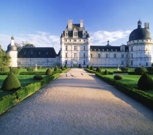 Chateau de la loire le plus proche de paris